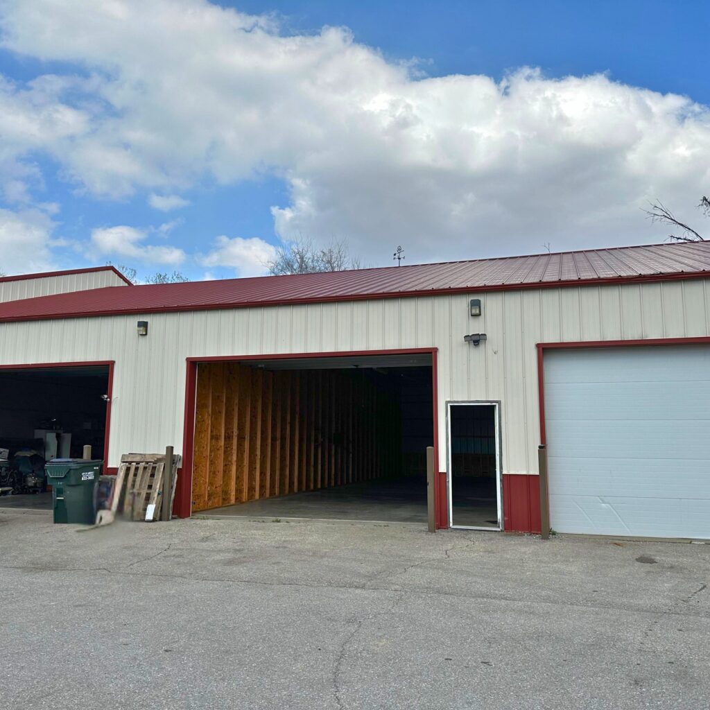 952 North 3rd Street,      Lawrence, KS